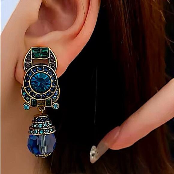 Jewelry - Vintage Gold Multicolor Stone Clip On Earrings